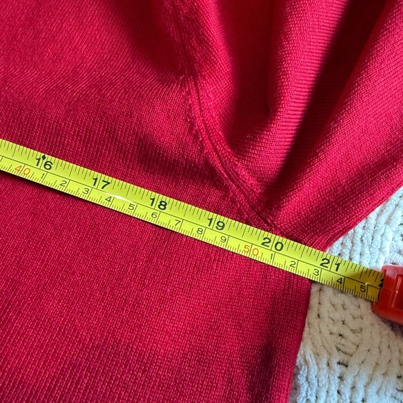 Brooks Brothers Men's Red V-Neck Sweater size M - Picture 2 of 9